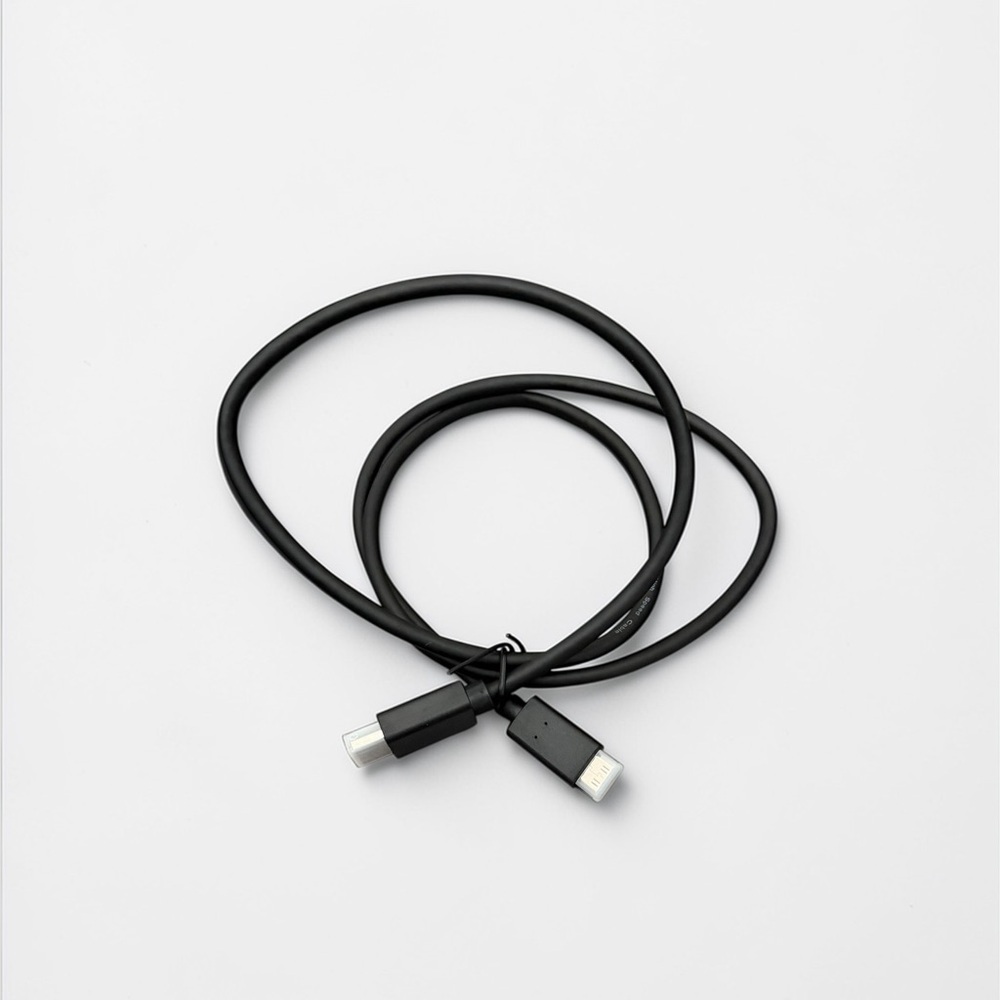 1 black HDMI Connection Cord